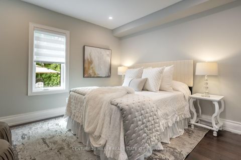 Photo 15 at 137 Springdale Boulevard, East York, Toronto