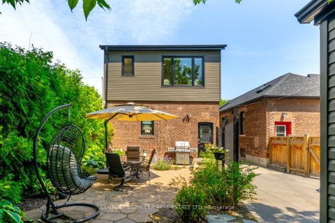 Photo 31 at 137 Springdale Boulevard, East York, Toronto