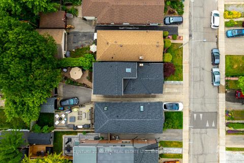 Photo 33 at 137 Springdale Boulevard, East York, Toronto