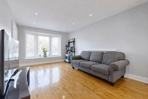 Photo 4 at 49 King Louis Crescent, L'Amoreaux, Toronto