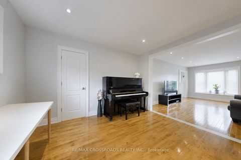 Photo 7 at 49 King Louis Crescent, L'Amoreaux, Toronto