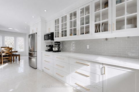 Photo 14 at 49 King Louis Crescent, L'Amoreaux, Toronto