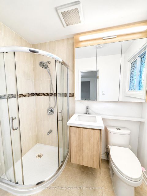 Photo 19 at 49 King Louis Crescent, L'Amoreaux, Toronto