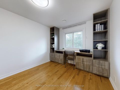 Photo 25 at 49 King Louis Crescent, L'Amoreaux, Toronto