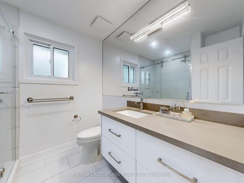 Photo 27 at 49 King Louis Crescent, L'Amoreaux, Toronto