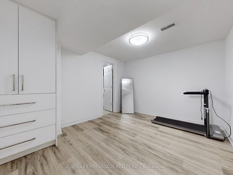 Photo 31 at 49 King Louis Crescent, L'Amoreaux, Toronto