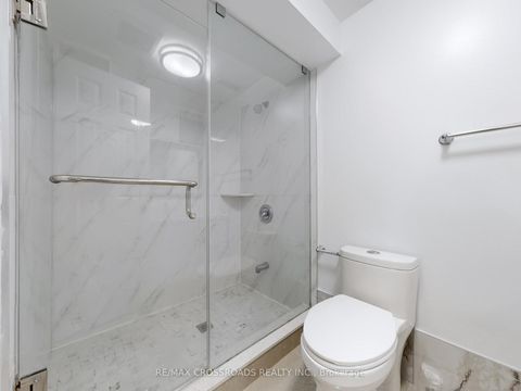 Photo 33 at 49 King Louis Crescent, L'Amoreaux, Toronto