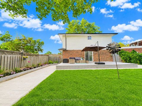 Photo 38 at 49 King Louis Crescent, L'Amoreaux, Toronto