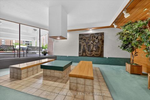 Photo 5 at 208 - 15 Vicora Link Way, Flemingdon Park, Toronto