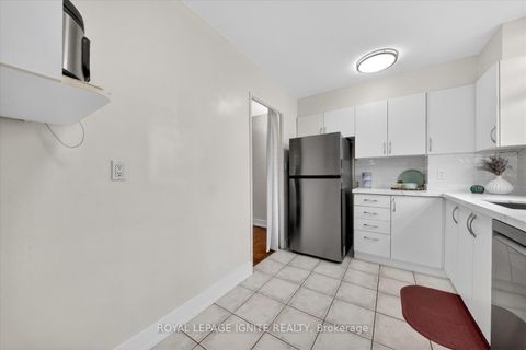 Photo 14 at 208 - 15 Vicora Link Way, Flemingdon Park, Toronto