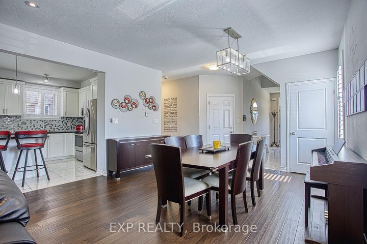 Photo 9 at 17 Narbonne Crescent, Stoney Creek Mountain, Hamilton
