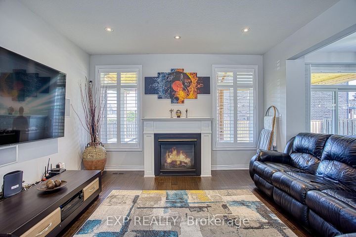Photo 11 at 17 Narbonne Crescent, Stoney Creek Mountain, Hamilton