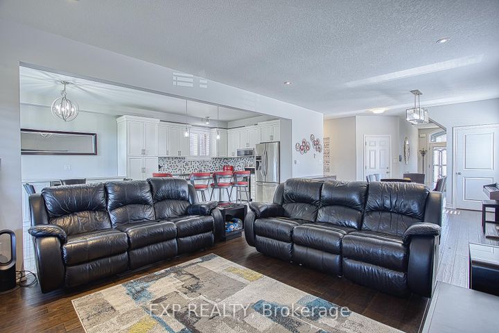 Photo 13 at 17 Narbonne Crescent, Stoney Creek Mountain, Hamilton
