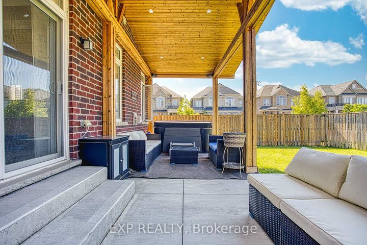 Photo 34 at 17 Narbonne Crescent, Stoney Creek Mountain, Hamilton