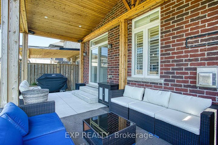 Photo 36 at 17 Narbonne Crescent, Stoney Creek Mountain, Hamilton