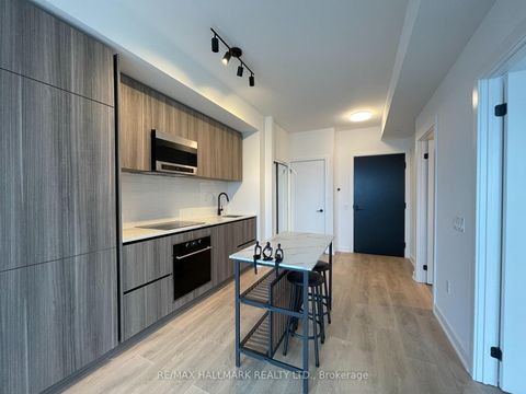 Photo 5 at 1810 - 127 Broadway Avenue, Mount Pleasant West, Toronto