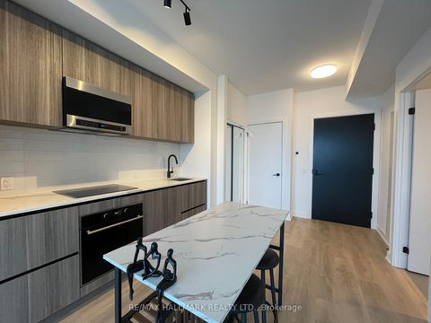 Photo 6 at 1810 - 127 Broadway Avenue, Mount Pleasant West, Toronto