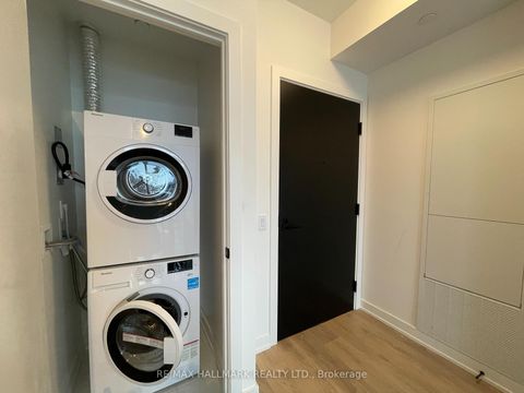 Photo 17 at 1810 - 127 Broadway Avenue, Mount Pleasant West, Toronto