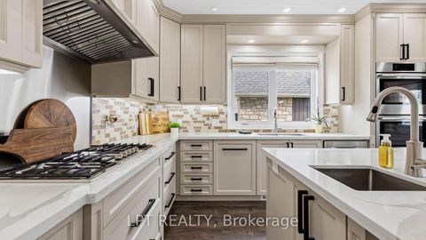 Photo 9 at 165 Lake Drive E, Historic Lakeshore Communities, Georgina