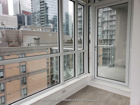 Photo 4 at 1602 - 199 RICHMOND Street W, Waterfront Communities C1, Toronto