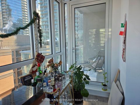 Photo 17 at 1602 - 199 RICHMOND Street W, Waterfront Communities C1, Toronto