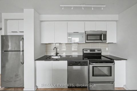 Photo 7 at 715 - 55 East Liberty Street, Niagara, Toronto