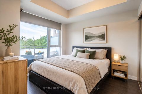 Photo 5 at 518 - 1830 Bloor Street, High Park North, Toronto
