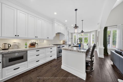 Photo 8 at 9 Wolford Court, Historic Lakeshore Communities, Georgina