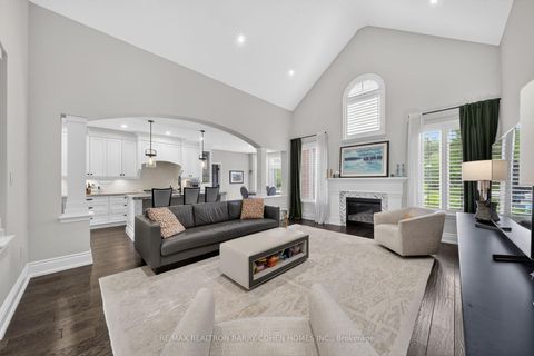 Photo 12 at 9 Wolford Court, Historic Lakeshore Communities, Georgina