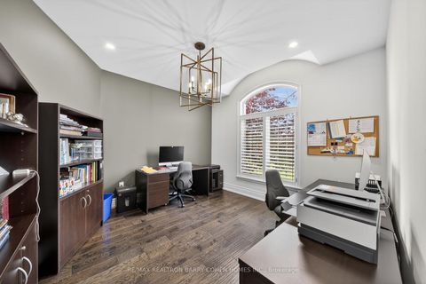 Photo 13 at 9 Wolford Court, Historic Lakeshore Communities, Georgina