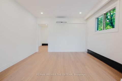 Photo 5 at 299 Quebec Avenue, Junction Area, Toronto