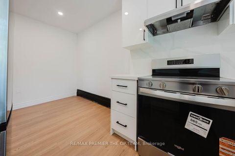 Photo 7 at 299 Quebec Avenue, Junction Area, Toronto
