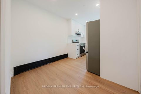 Photo 9 at 299 Quebec Avenue, Junction Area, Toronto