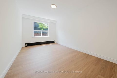 Photo 10 at 299 Quebec Avenue, Junction Area, Toronto