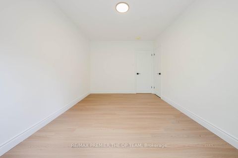 Photo 11 at 299 Quebec Avenue, Junction Area, Toronto