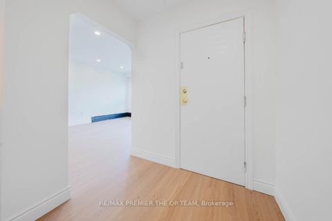 Photo 12 at 299 Quebec Avenue, Junction Area, Toronto