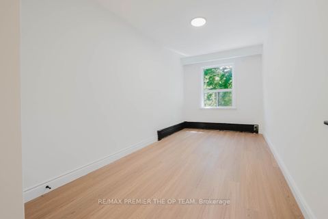 Photo 14 at 299 Quebec Avenue, Junction Area, Toronto
