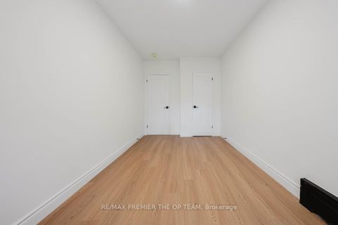 Photo 15 at 299 Quebec Avenue, Junction Area, Toronto