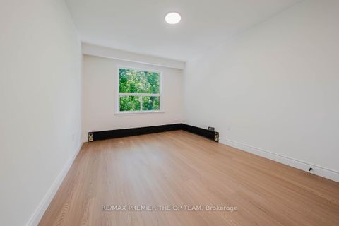 Photo 16 at 299 Quebec Avenue, Junction Area, Toronto