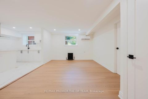 Photo 20 at 299 Quebec Avenue, Junction Area, Toronto