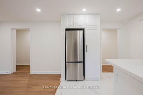 Photo 24 at 299 Quebec Avenue, Junction Area, Toronto
