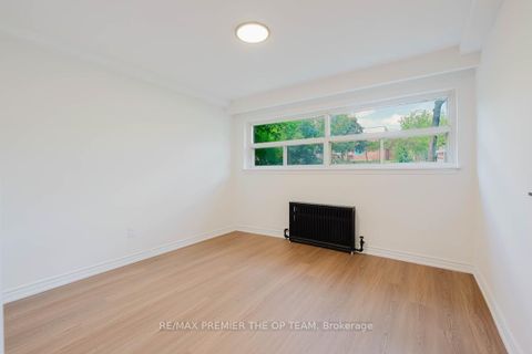 Photo 26 at 299 Quebec Avenue, Junction Area, Toronto