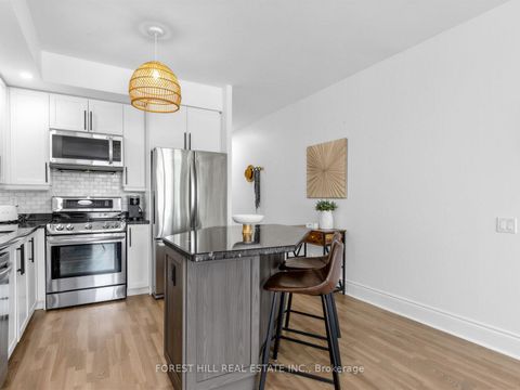 Photo 3 at 1514 - 123 Eglinton Avenue E, Mount Pleasant West, Toronto