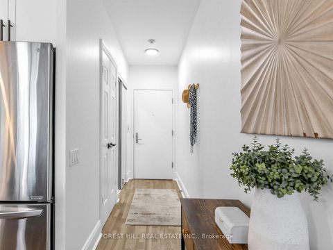 Photo 15 at 1514 - 123 Eglinton Avenue E, Mount Pleasant West, Toronto