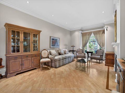 Photo 2 at 36 Esgore Drive, Nortown, Toronto