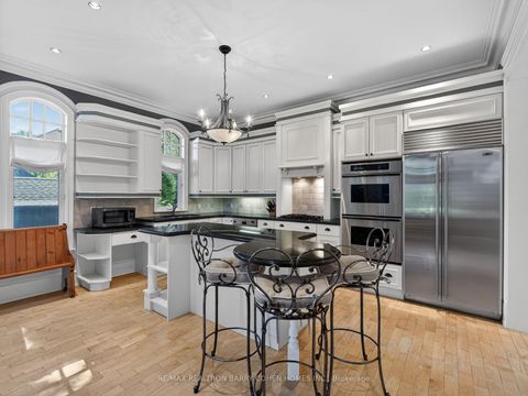 Photo 4 at 36 Esgore Drive, Nortown, Toronto
