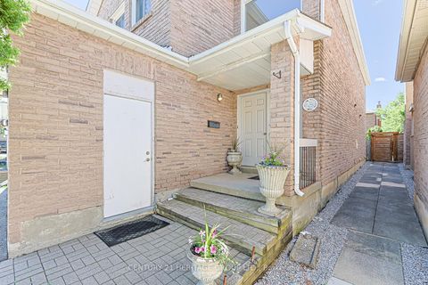 Photo 1 at 8 Millcroft Way, Brownridge, Vaughan