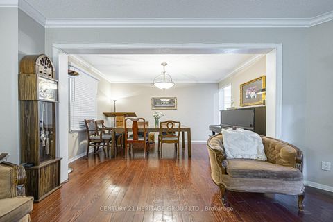 Photo 4 at 8 Millcroft Way, Brownridge, Vaughan