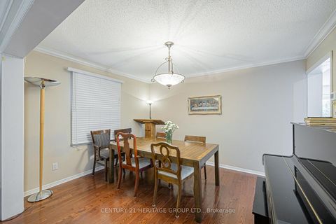 Photo 5 at 8 Millcroft Way, Brownridge, Vaughan