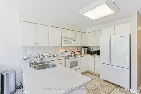 Photo 9 at 8 Millcroft Way, Brownridge, Vaughan
